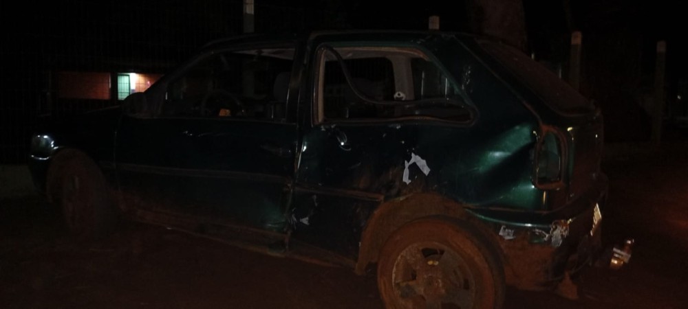 Motociclista fica ferido em acidente e motorista do carro foge do local