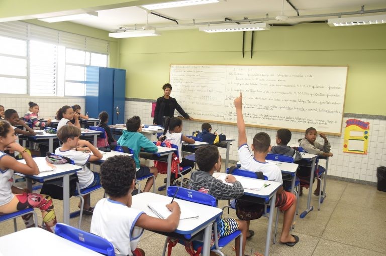 Comissão debate educação antirracista e antissexista no novo Plano Nacional de Educação