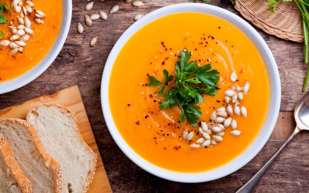 Sopa Cremosa de Abóbora com Gengibre: aconchego para as noites mais amenas