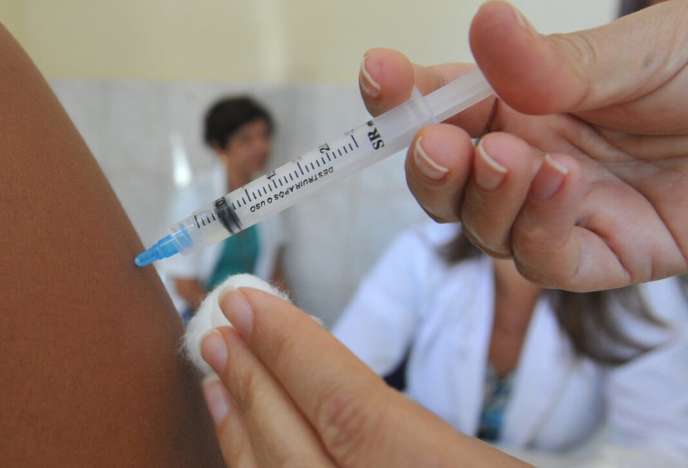 Saúde disponibiliza vacinação contra gripe para grupos prioritários neste sábado