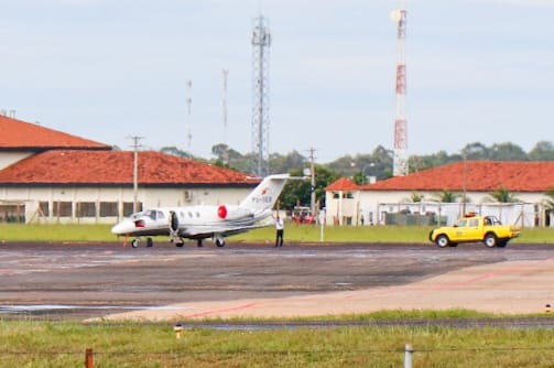 Jatinho não indica 'trem de pouso' e Infraero é acionada na Capital