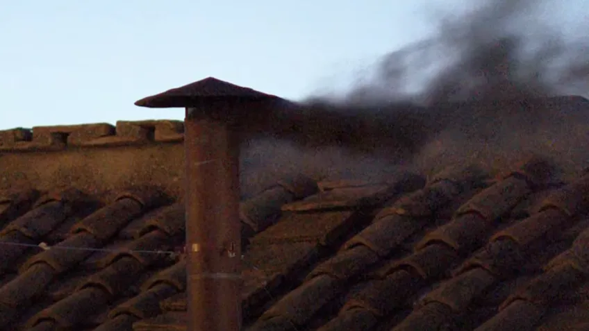 Conclave: Vaticano tem fumaça preta após nova votação