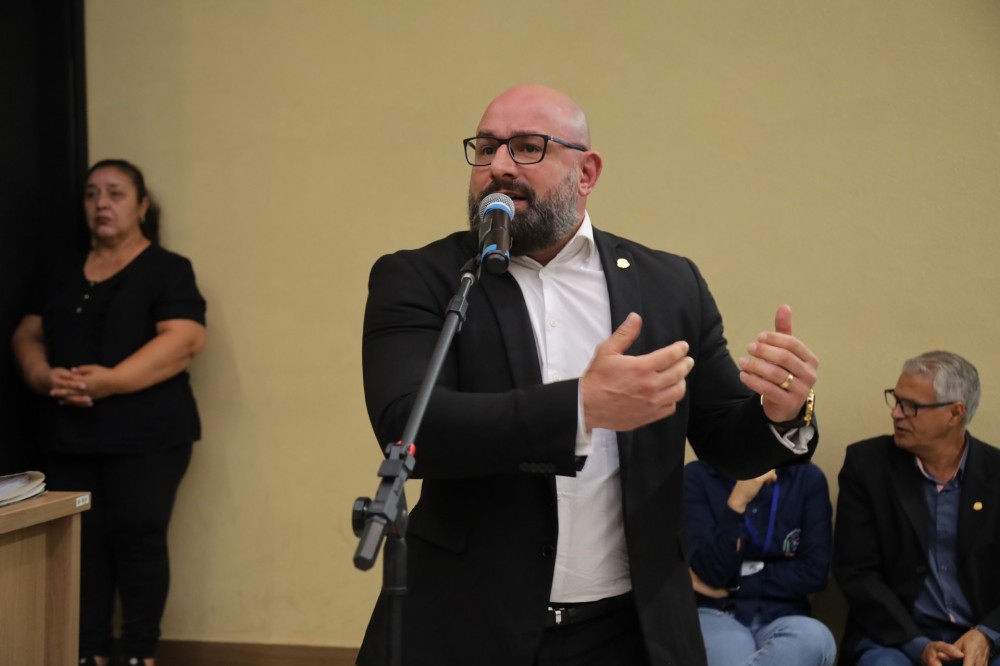 Vereador Carlos Bordão pede melhorias para os bairros Jamil Derzi e Jardim Planalto