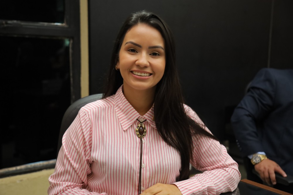 Natália solicita descentralização de exames de ultrassom e unidade da Polícia Civil no Itamarati