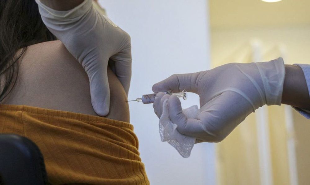 Ministério da Saúde fecha contrato para comprar até 100 milhões de doses da Coronavac