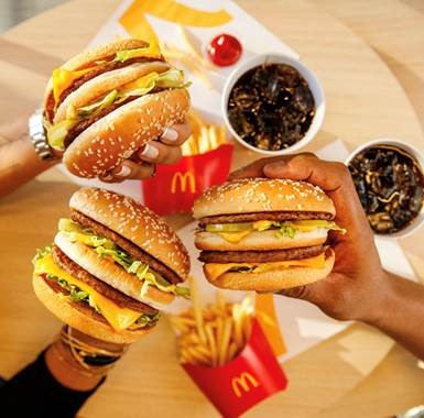 Dia do Hambúrguer: McDonald's celebra os clássicos que marcaram gerações