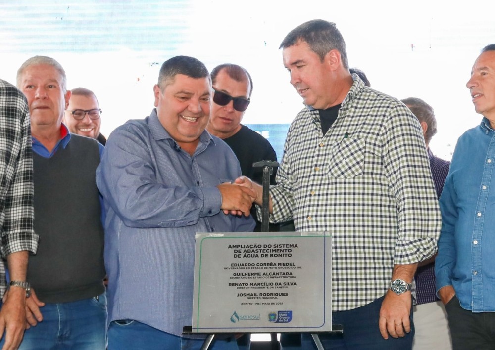 Governo do Estado entrega obras que elevam padrão do saneamento em Bonito e Dois Irmãos do Buriti