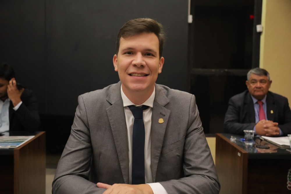 Gabriel Arce solicita academia ao ar livre no Jardim Estoril