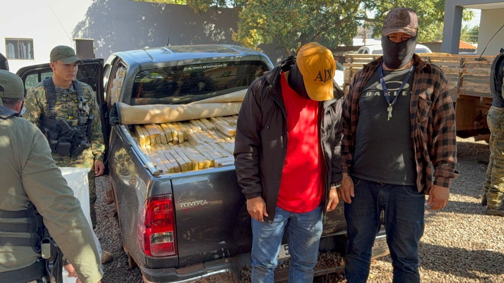 Após troca de tiros, quase uma tonelada e meia de maconha é apreendida na fronteira