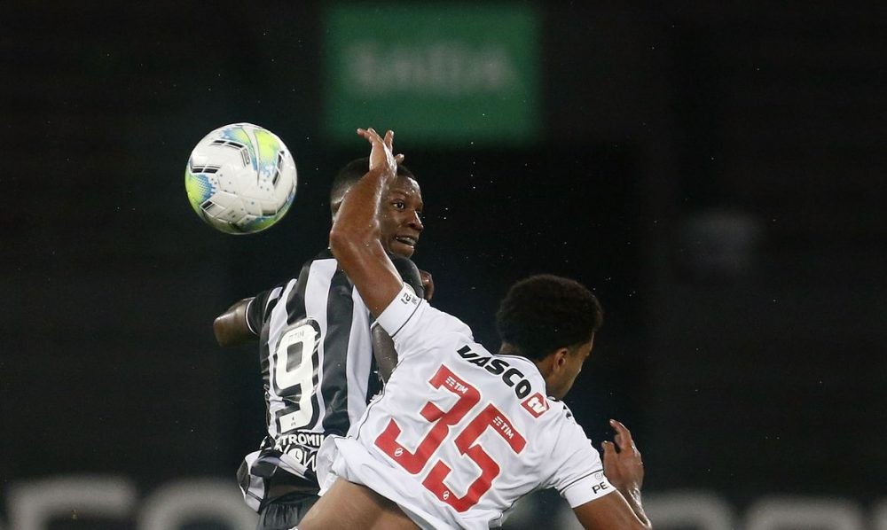 Botafogo e Vasco fazem clássico carioca em São Januário