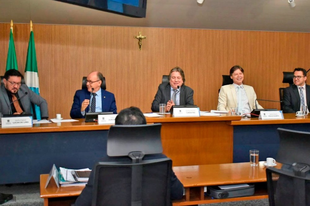 CCJR aprova projeto da LDO que estima R$ 27 bilhões para 2026