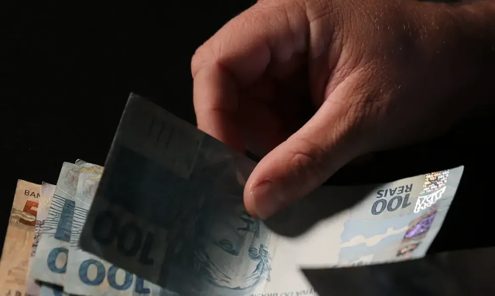 Mercado prevê inflação de 5,24% e PIB de 2,21 em 2025