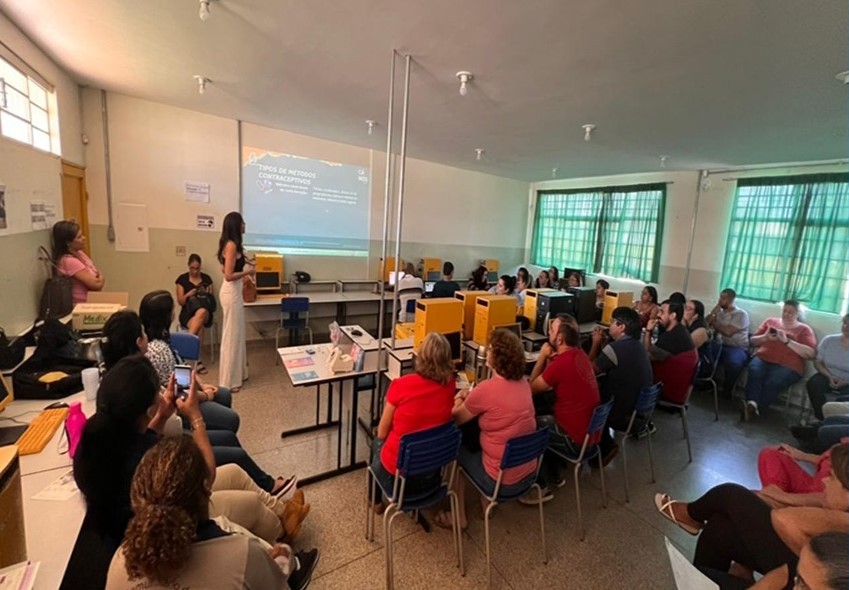 Projeto leva conhecimento e capacitação sobre saúde sexual a jovens de escolas públicas