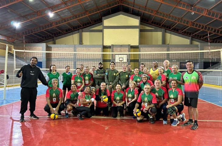 Agentes do Detran-MS levam educação para o trânsito e entram em campo com atletas 60+
