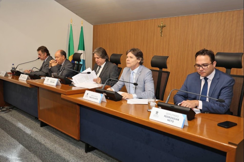 CCJR analisa 12 projetos e devolve dez pareceres favoráveis