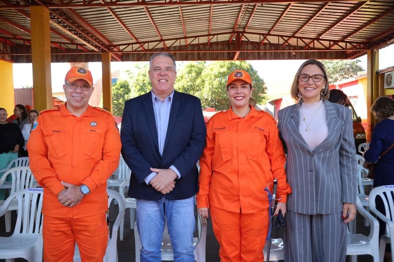 Eduardo Campos prestigia troca de comando do Corpo de Bombeiros em Ponta Porã