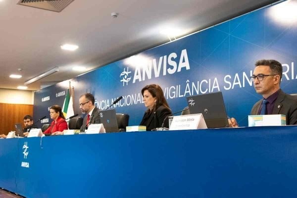 Área técnica recomenda uso emergencial da Coronavac