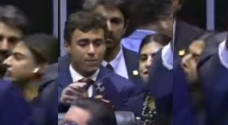 Deputada petista empurra e derruba Nikolas Ferreira na Câmara dos Deputados