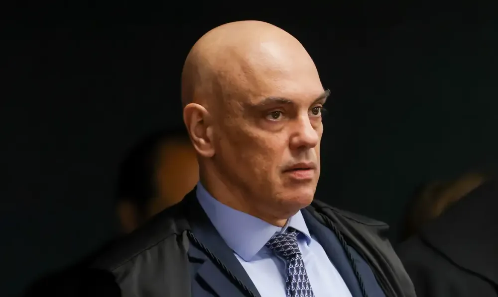 Moraes autoriza Bolsonaro a receber Tarcísio e outros aliados em casa