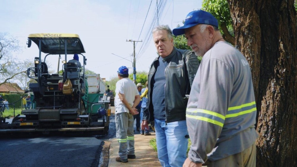 Vila Áurea recebe obras de restauração asfáltica
