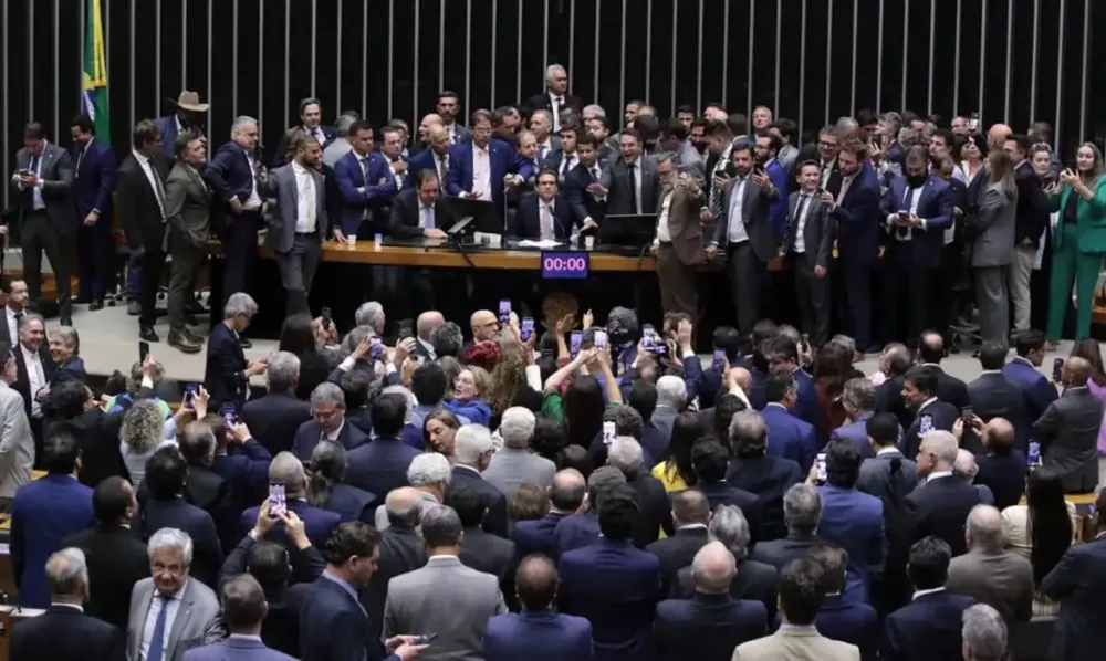 Motta: Retomada do plenário da Câmara não foi condicionada à anistia