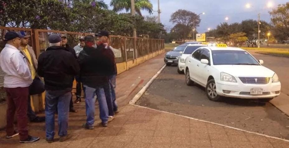 Taxistas de Pedro Juan Caballero negam briga com motoristas de aplicativo de Ponta Porã