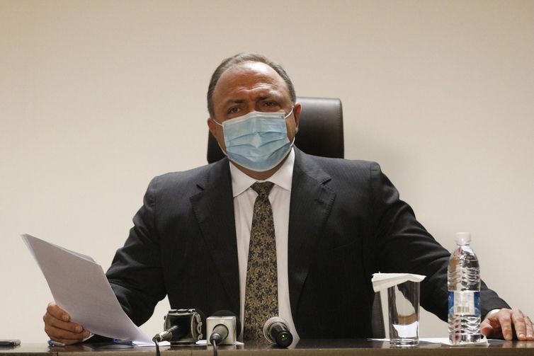 Vacinação contra covid-19 começa na quarta-feira, anuncia Pazuello