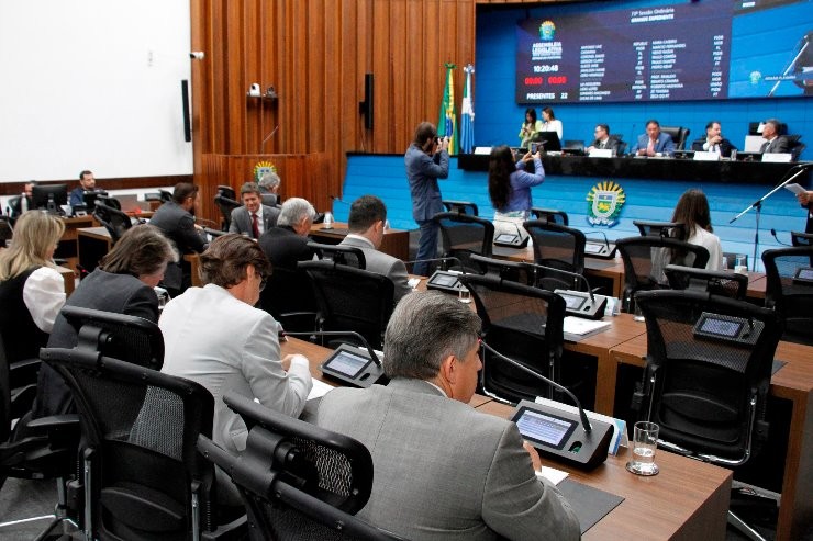 Deputados debatem segurança dos profissionais que atuam nas unidades de saúde