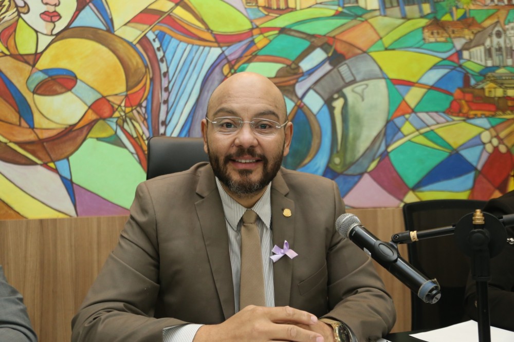 Agnaldo Pereira reivindica asfalto no São Tomás e recapeamento das ruas do Panambi