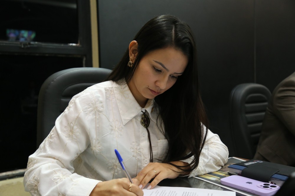 Natália Velasques solicita iluminação pública em pontos estratégicos no Nova Itamarati