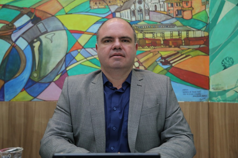 Waldecir Fernandes reforça pedido por alargamento de rua no bairro Vila Áurea