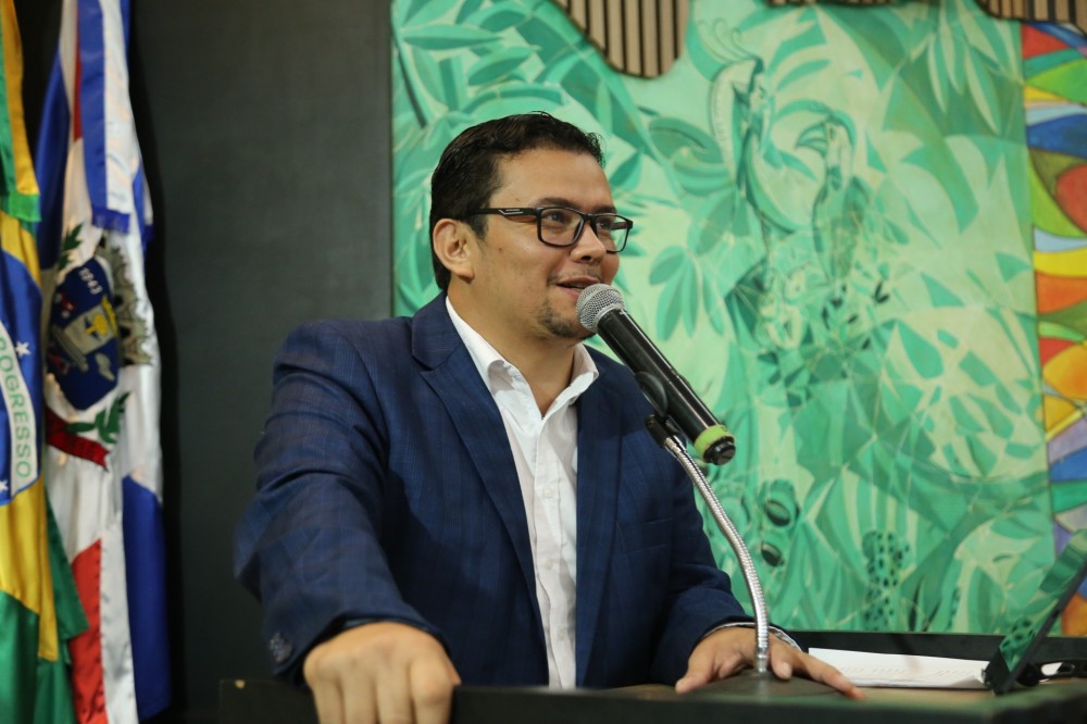 Edinho Quintana cobre providências para evitar falta de remédios nas unidades de saúde