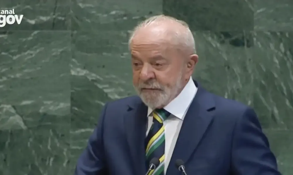 Lula critica sanções e diz que Brasil resiste na defesa da democracia