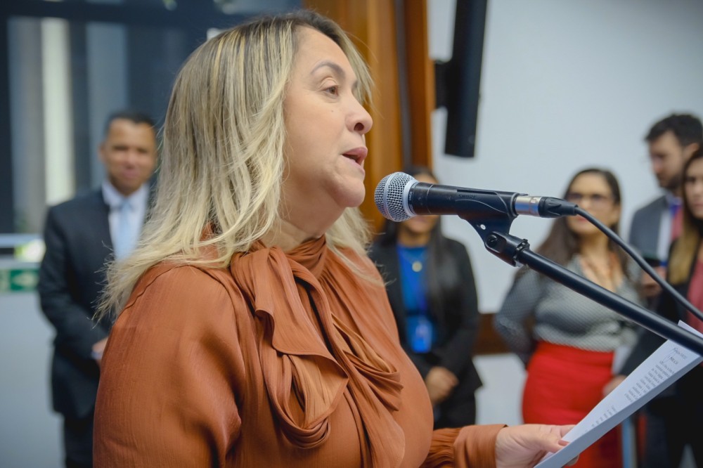 Lia Nogueira cobra centro de acolhimento para mulheres em Anastácio
