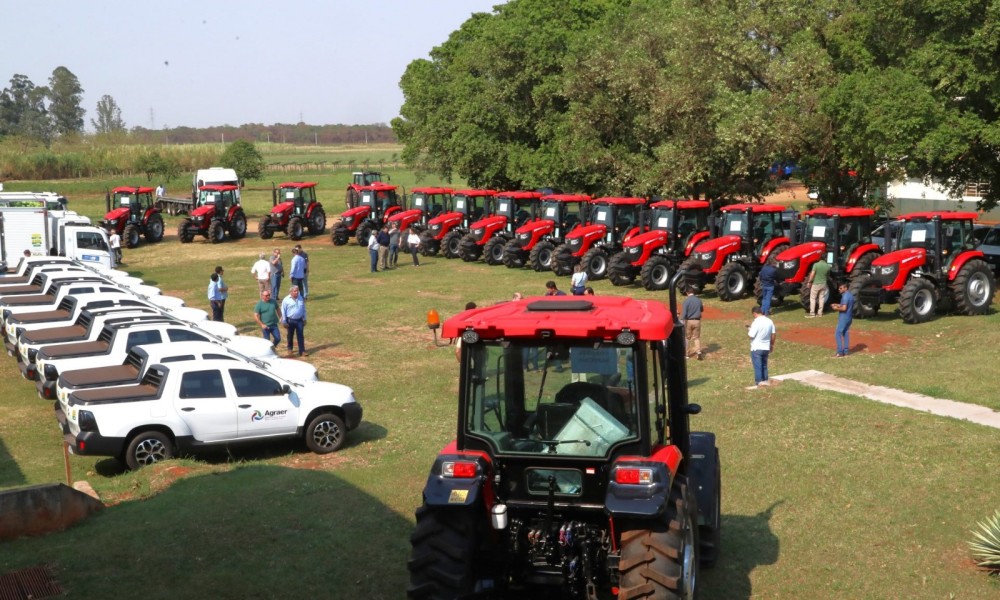 Para melhoria da agricultura familiar em 20 municípios, Governo de MS entrega equipamentos