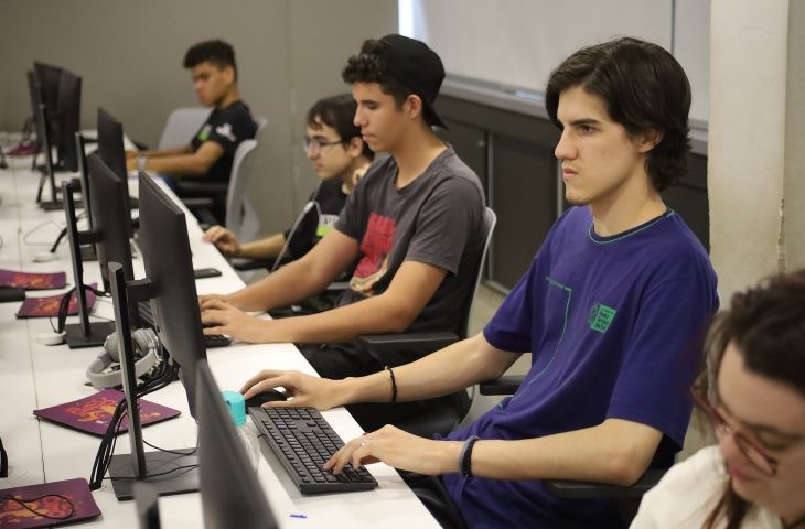 Governo de MS abre portas e transforma vidas com qualificação profissional e emprego