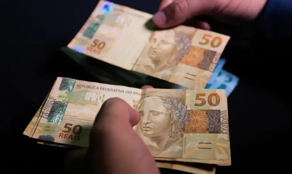 Brasileiros sacaram R$ 455,68 milhões esquecidos em bancos em setembro