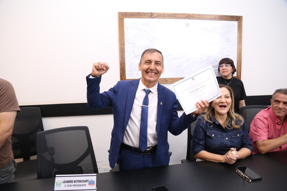 Edevaldo Barbosa toma posse como vereador na Câmara Municipal de Ponta Porã