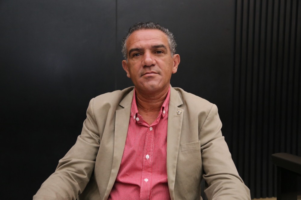 Avelino reitera pedido de modernização da iluminação pública na Cabeceira do Apa