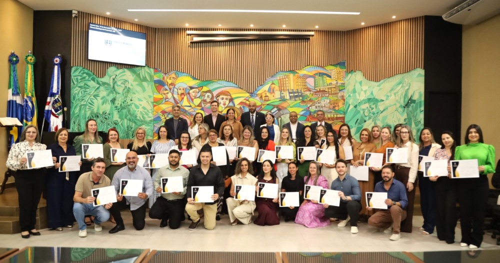 Sessão Solene homenageia diretores escolares de Ponta Porã