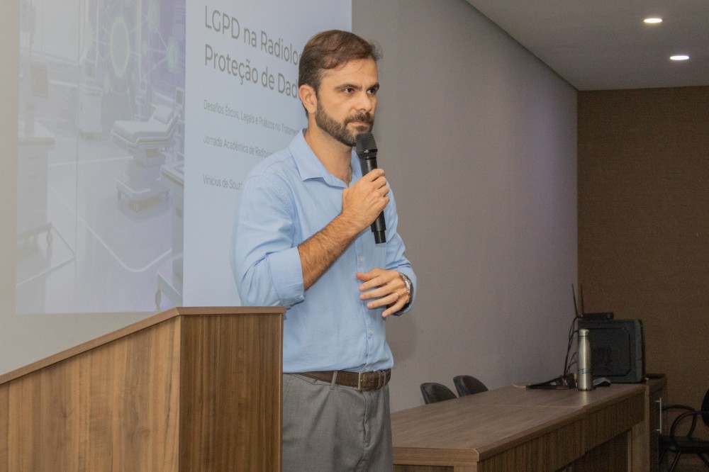 Transformação digital aumenta eficiência e reforça humanização no cuidado, diz especialista em evento da UNIGRAN