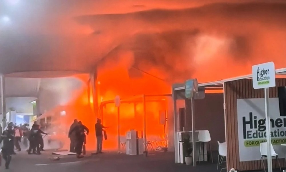 Incêndio atinge pavilhão na Zona Azul da COP30 causando susto e correria