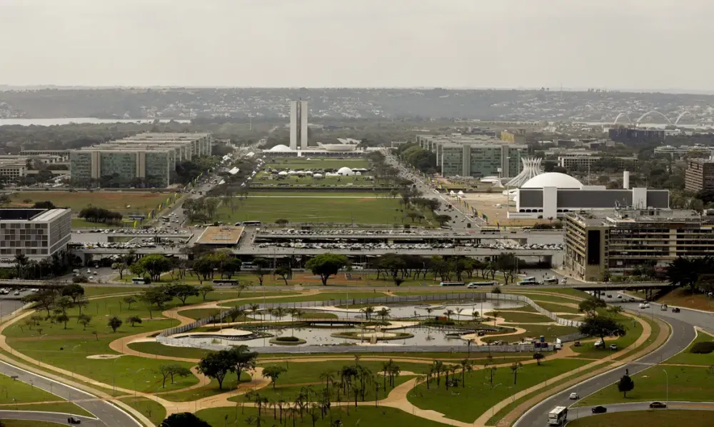 Incêndio em Ministério das Mulheres em Brasília deixa 6 feridos