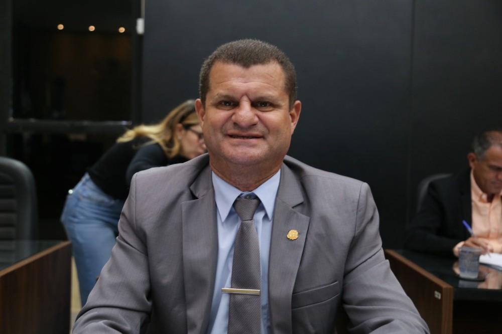 Biro Biro solicita melhorias na estrutura física da Escola Manoel Martins
