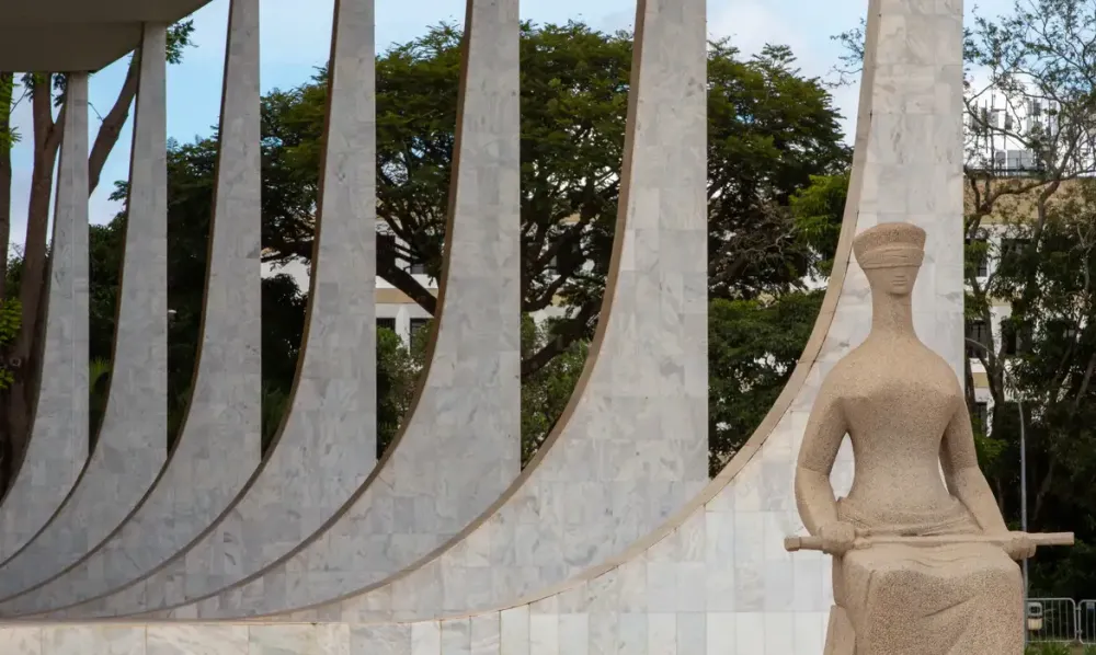 STF forma maioria e valida execução das penas de Bolsonaro e 6 réus