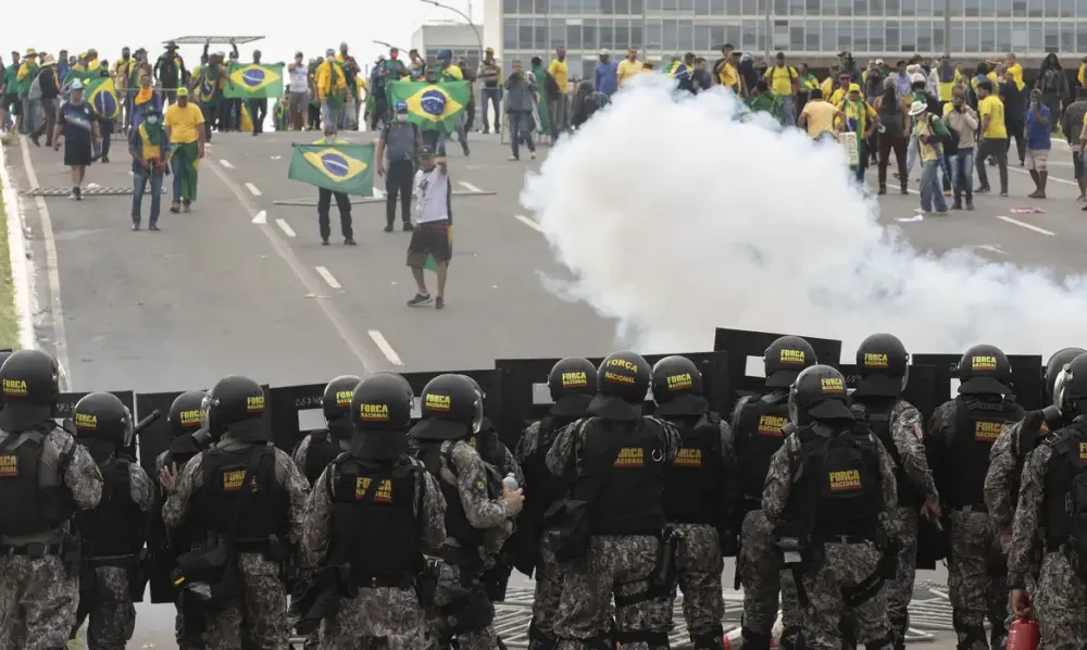 STF forma maioria para condenar cinco PMs do DF a 16 anos pelo 8/1 