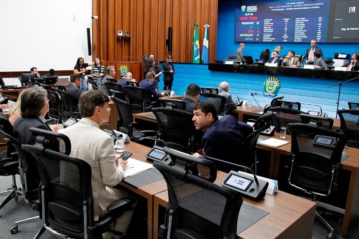 Deputados abordam projeto que reduz pena dos condenados por atos golpistas
