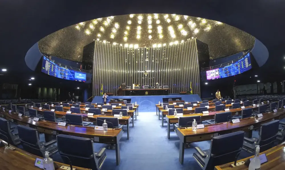 Senado aprova PL Antifacção com penas que podem chegar a 120 anos
