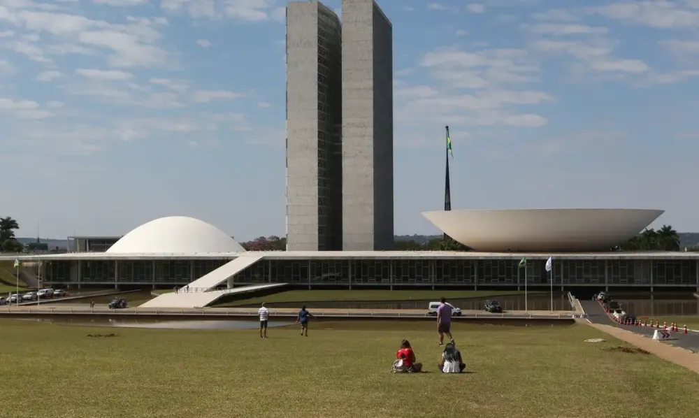 Plenário da Câmara deve votar PEC da Segurança Pública na terça-feira