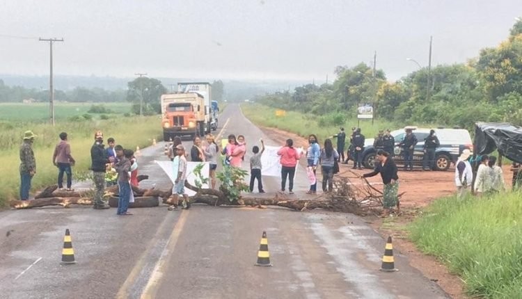 Protesto contra eleição na aldeia Limão Verde mantém MS-156 ‘fechada’